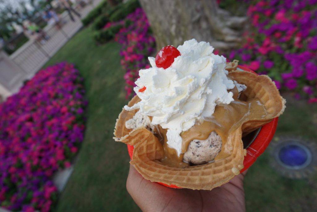 Plaza Ice Cream Sundae